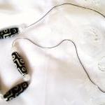  Black / White Agate Quartz..